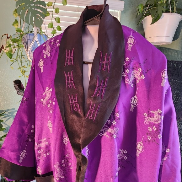 Robe - Picture 2 of 7